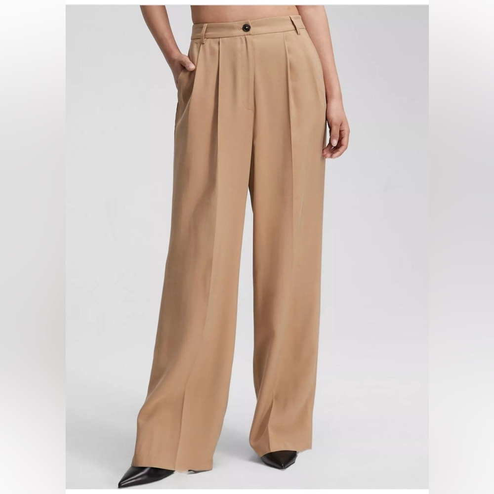 Calvin Klein Soft Twill Relaxed Pleated Trouser - Size 28 in Tan